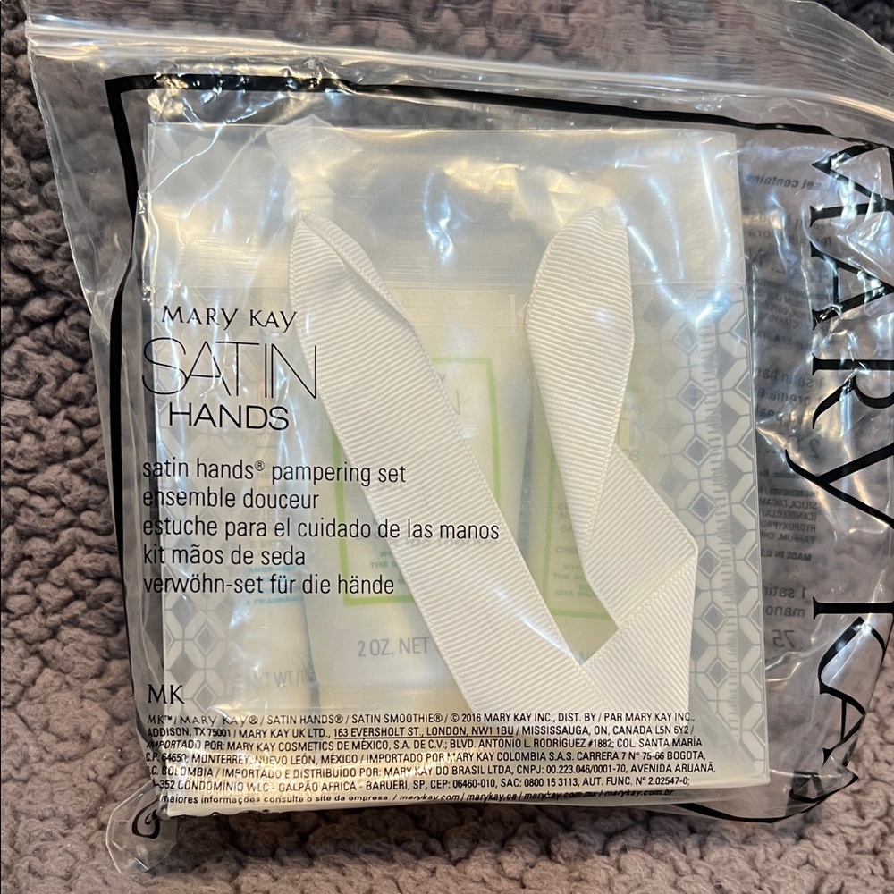 Mary Kay Satin Hands Set White Tea and Citrus